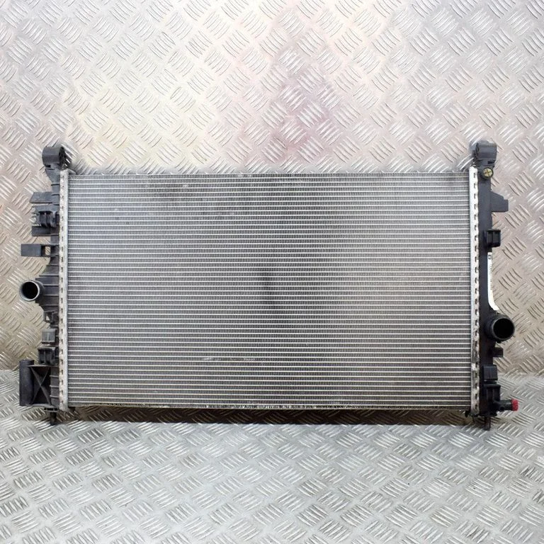Coolant radiator – Opel Insignia A (2008-2017)