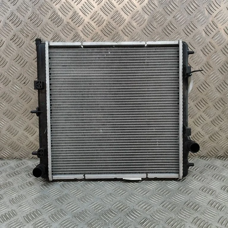 Dzesēšanas šķidruma radiators 886160000