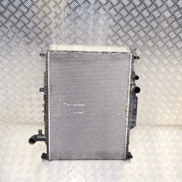 Coolant radiator – Land Rover Discovery 4 - LR4 (2010-2016)