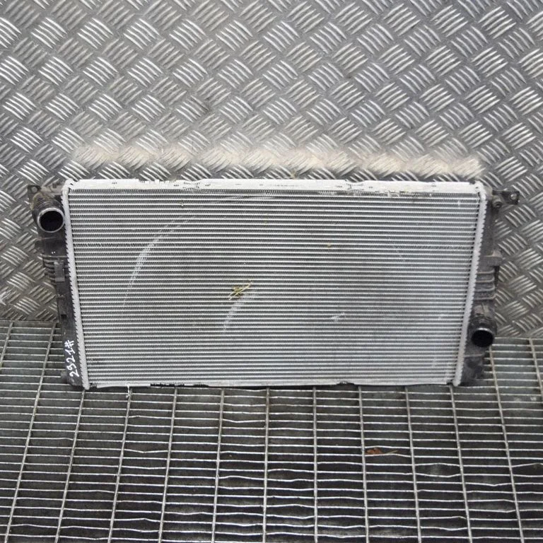 Dzesēšanas šķidruma radiators 8678027