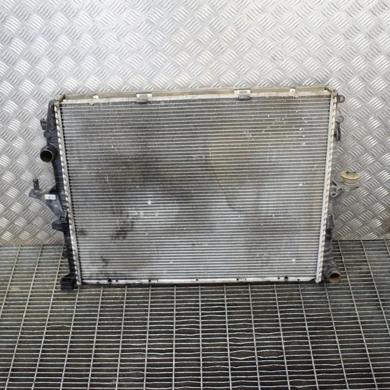 Jahutusvedeliku radiaator E1471