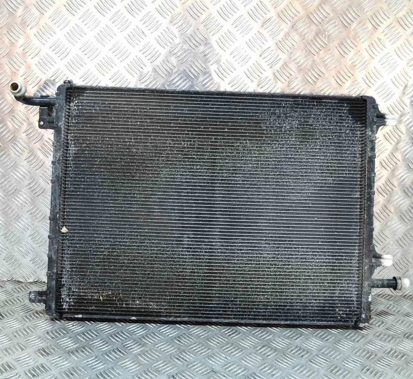 Starpdzesētāja (interkūlera) radiators GJ328K230AA