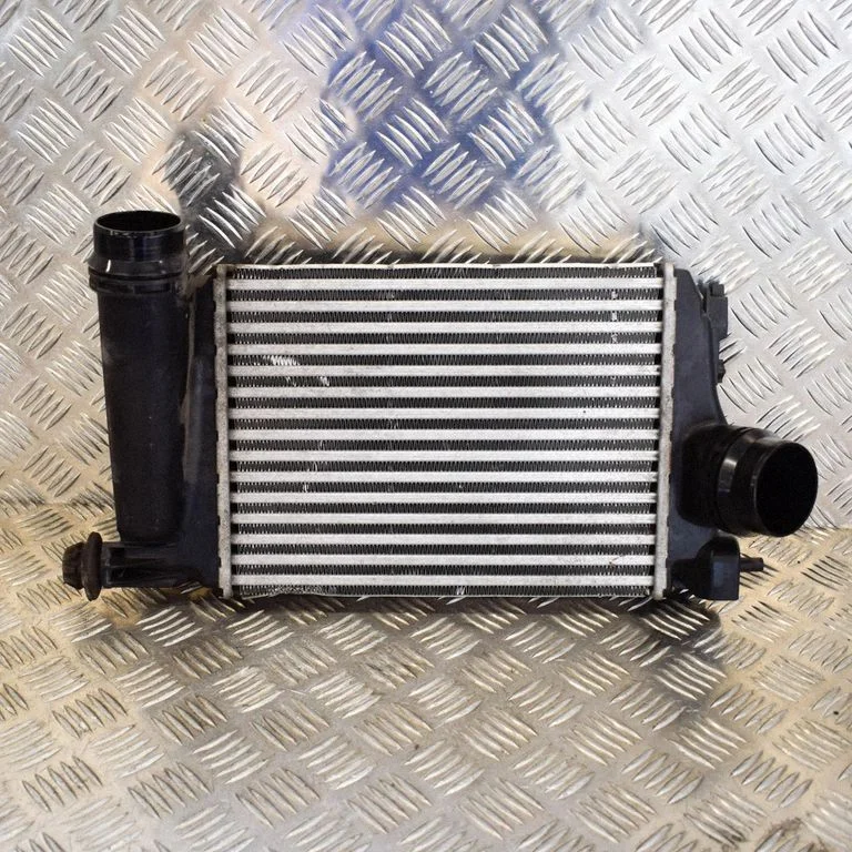 Starpdzesētāja (interkūlera) radiators