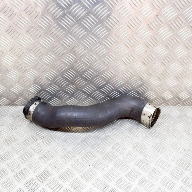 Intercooler hose/pipe – left