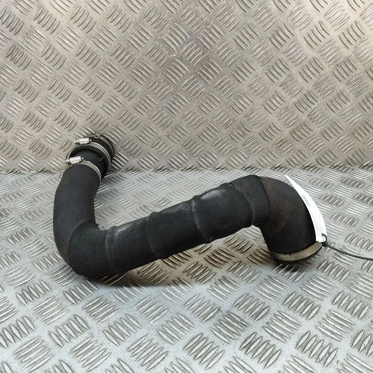 Interkūlerio žarna (-os)/ vamzdelis (-iai)