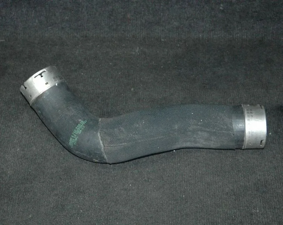 Vahejahuti voolik (-ud)/ toru (-d) – BMW 1-seeria F20 F21 (2011-2019)