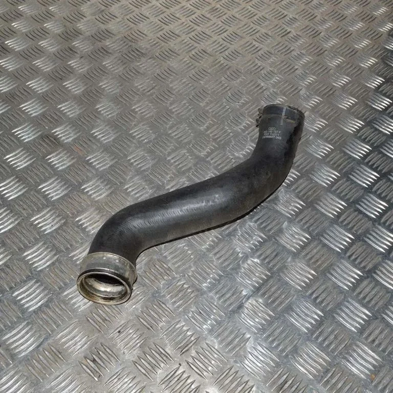 Vahejahuti voolik (-ud)/ toru (-d) – Audi A4 S4 B7 8E 8H (2005-2008)