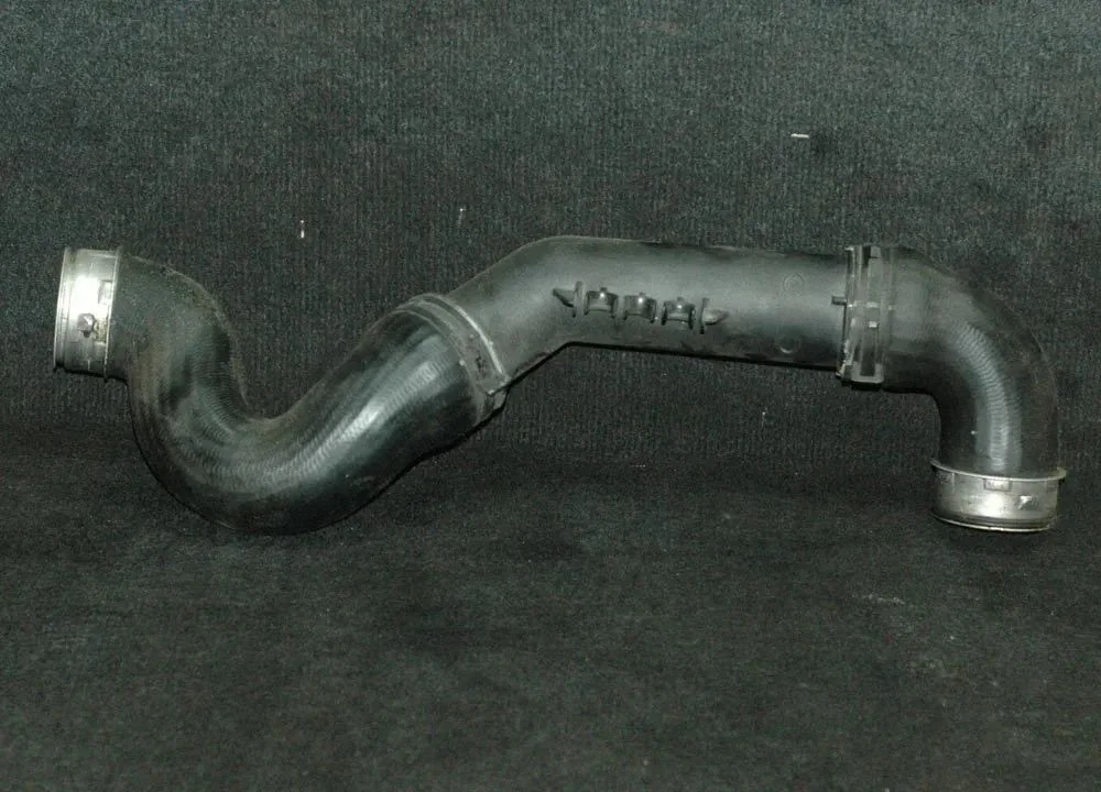 Interkūlerio žarna (-os)/ vamzdelis (-iai)