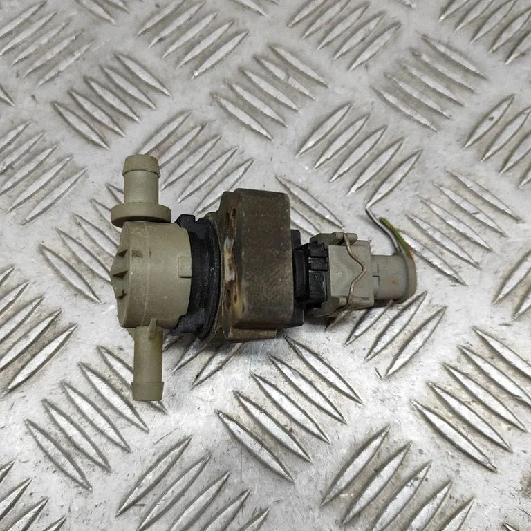 Turbo solenoid valve A0004701693