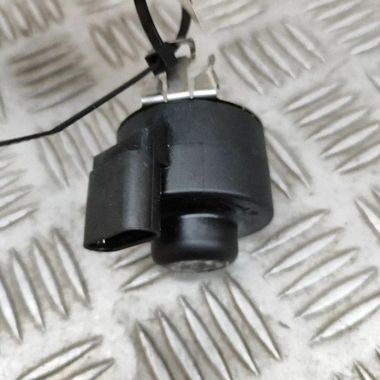 Turbo solenoīda vārsts – Tesla Model Y (2020-)