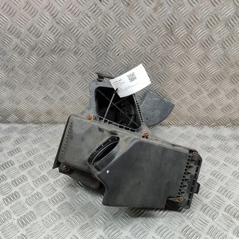 Obudowa filtra powietrza 8K0129604