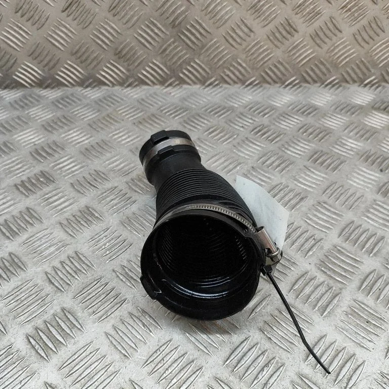 Gaisa ieplūdes kanāla detaļa (-as) 04L129661D