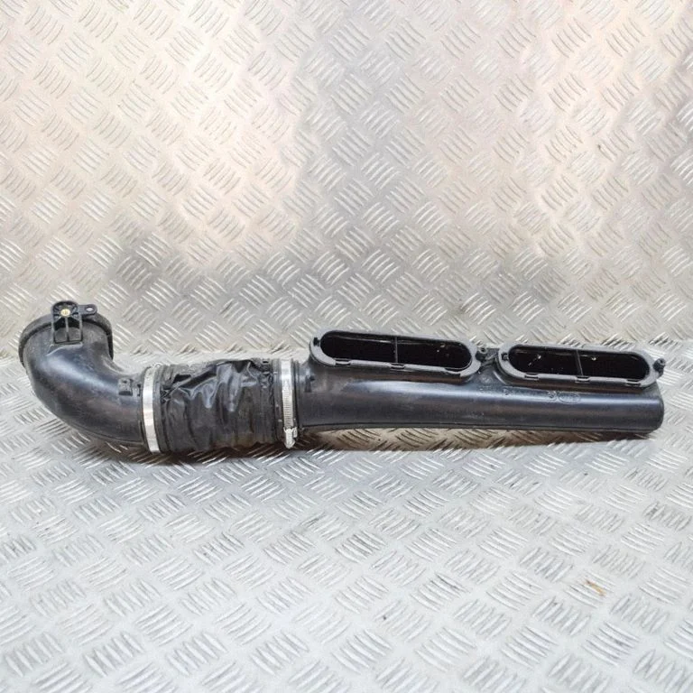 Air intake duct part – Land Rover Range Rover Sport L494 (2013-)