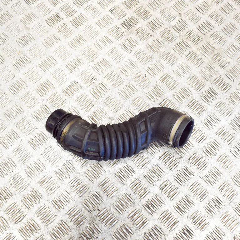 Õhu sisselaske voolik (-ud)/ toru (-d) 670003847 – Maserati Ghibli (2013-)