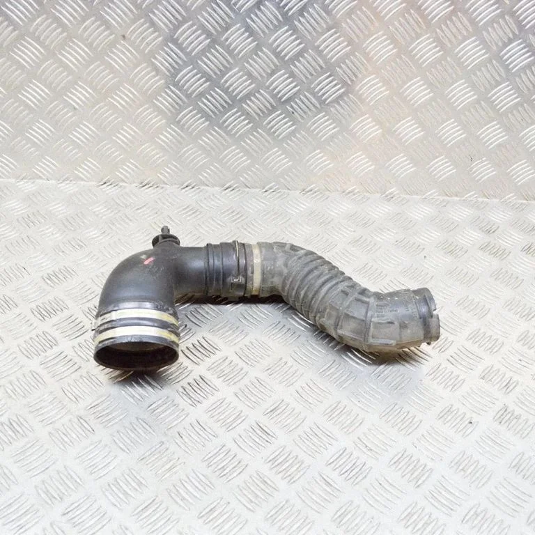 Õhu sisselaske voolik (-ud)/ toru (-d) 670003846 – Maserati Ghibli (2013-)
