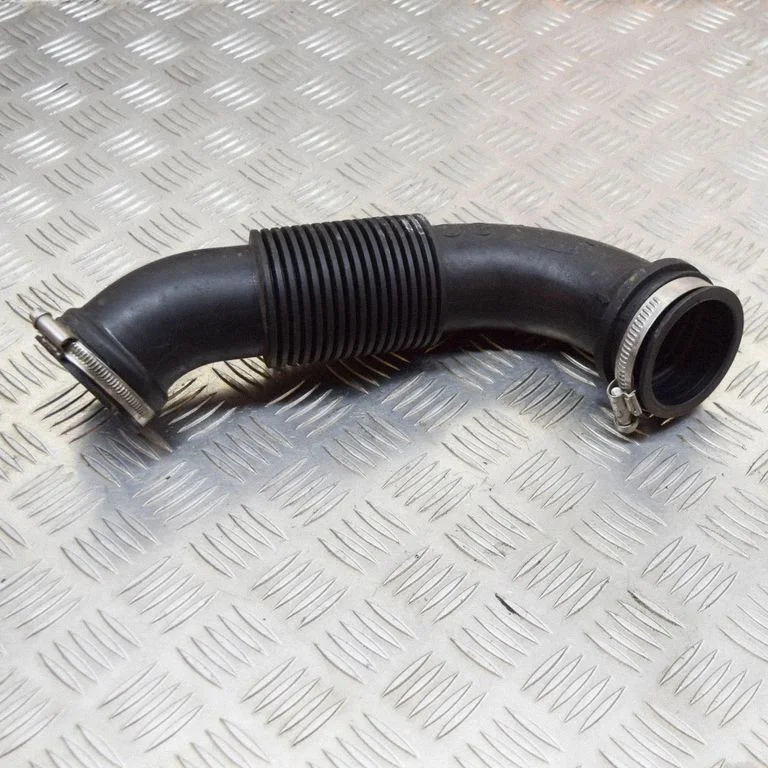 Air intake hose/pipe – Ford Focus (2010-2017)