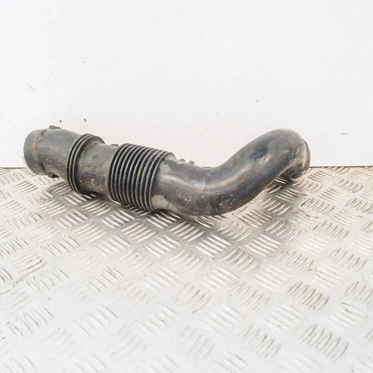 Air intake hose/pipe – Land Rover Range Rover L405 (2013-2021)