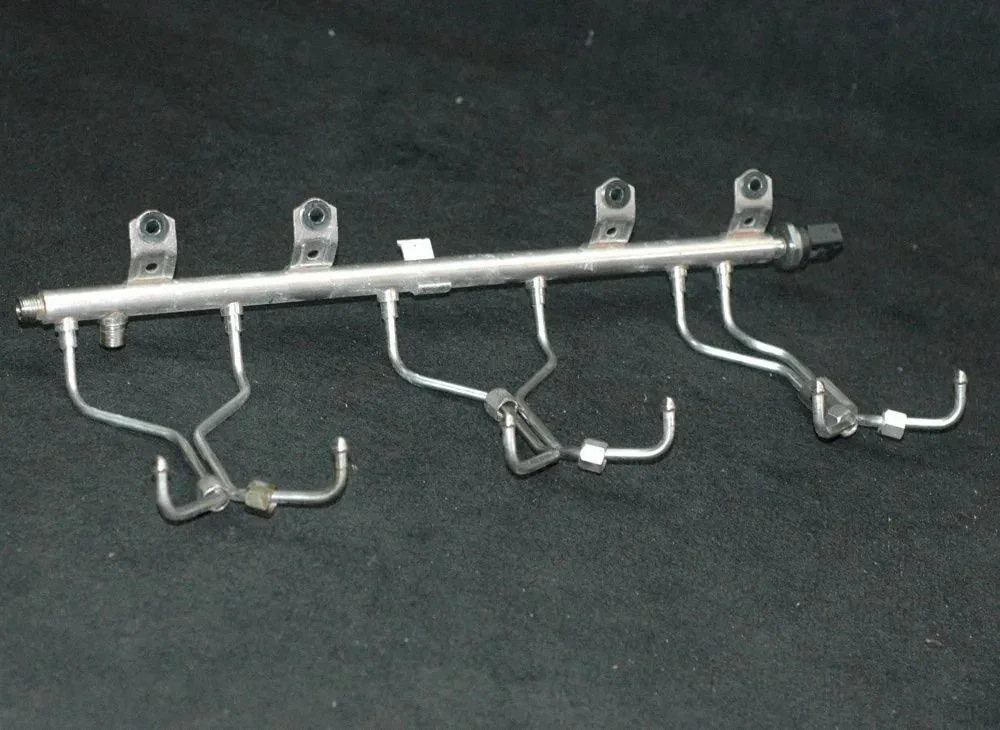 Degvielas maģistrālā caurule – BMW Series 4 M4 F82 F83 (2014-2020)