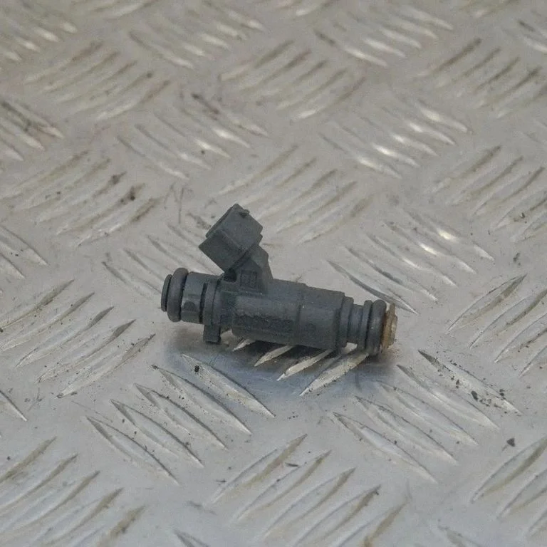 Fuel injector – Audi A8 S8 D3 4E (2002-2009)