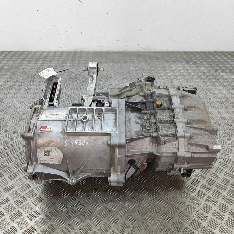 Dzinējs 0EG901104A