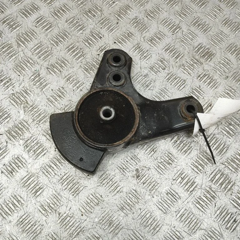 Engine mount bracket – Hyundai Kona I (2017-2023)