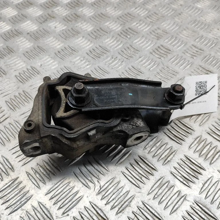 Engine mount bracket – Volvo V60 (2018-)