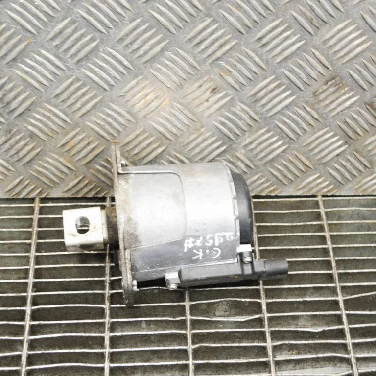 Engine mount bracket 992199384A