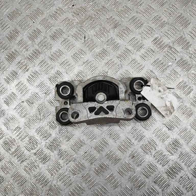 Engine mount bracket 6J327M121AD