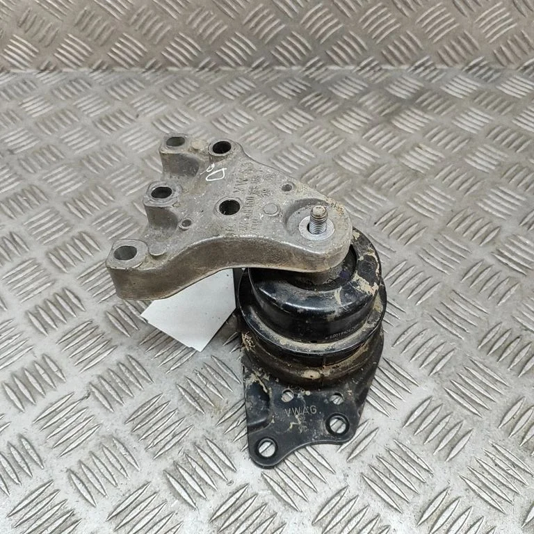 Dzinēja spilvens 6Q0199185