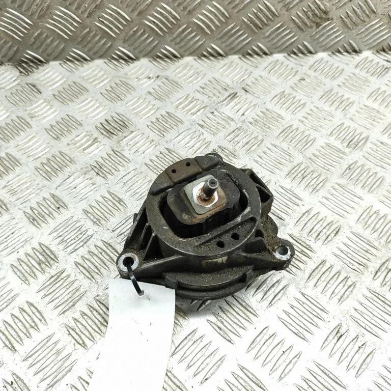 Dzinēja spilvens – BMW 4. sērija F32 F33 (2013-2020)