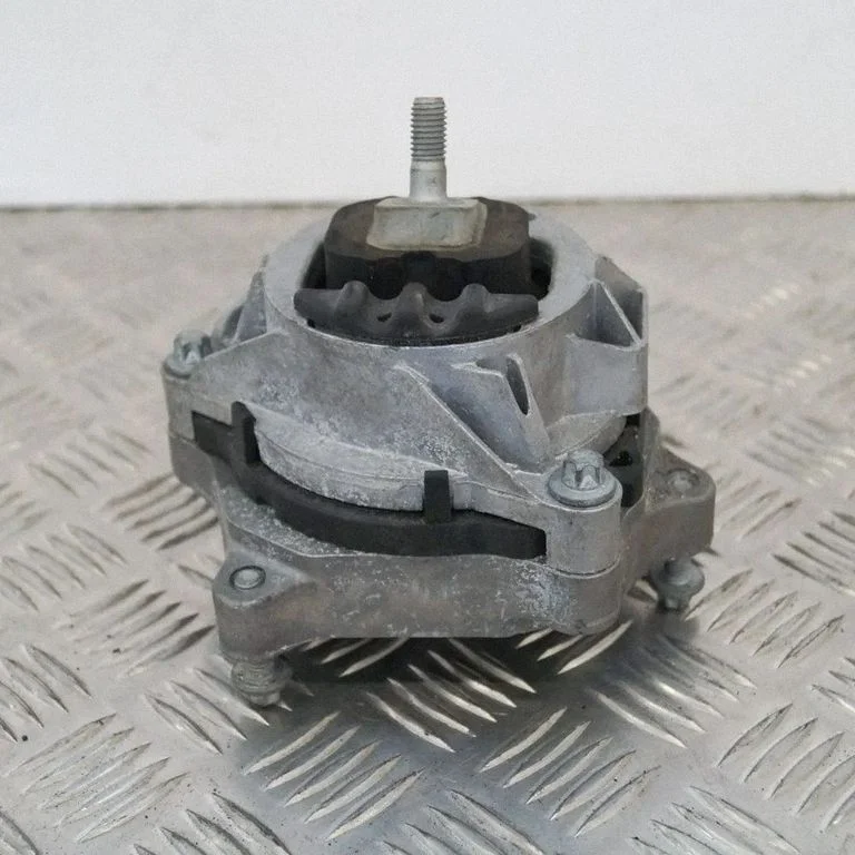 Engine mount bracket – BMW 2 Series F22 F23 (2013-2017)