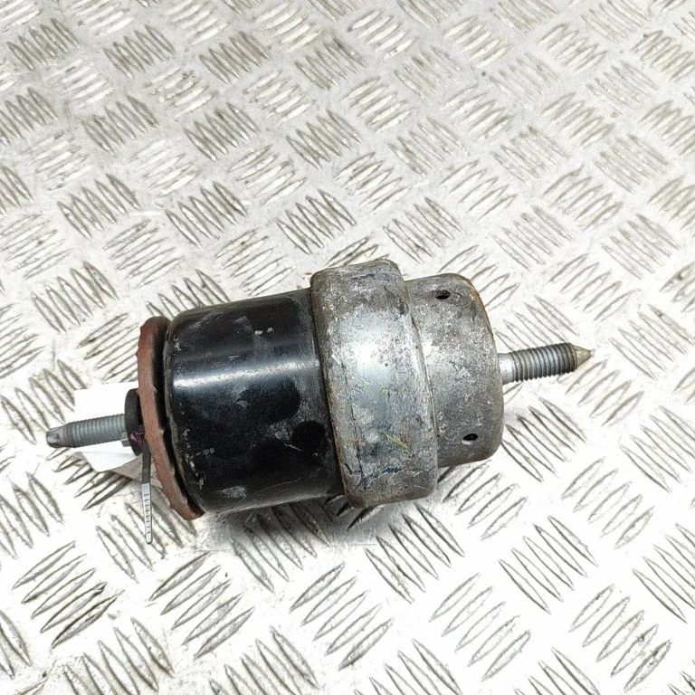 Dzinēja spilvens JB3G6038AF