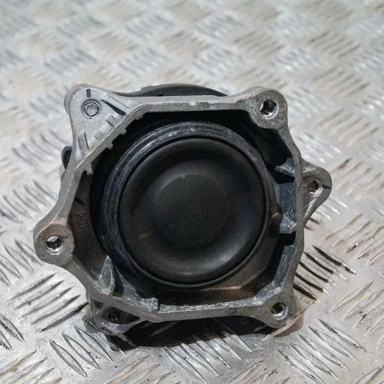 Engine mount bracket – BMW 3 Series F30 F35 F31 (2012-2018)