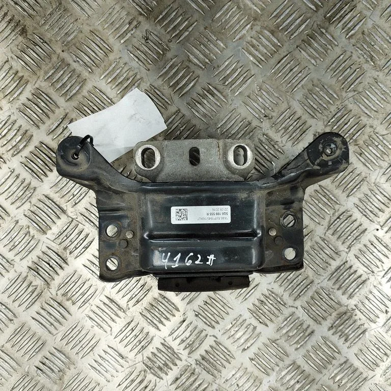 Engine mount bracket – Skoda Superb B8 (3V) (2015-2024)
