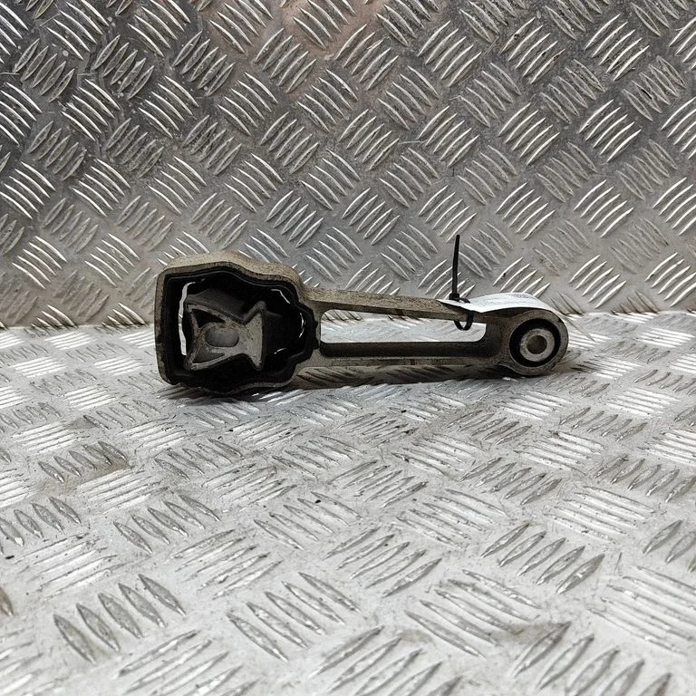 Dzinēja spilvens – Volvo XC60 (2014-2016)