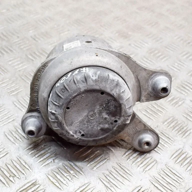 Dzinēja spilvens A2052400200