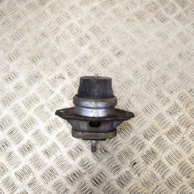 Dzinēja spilvens – Land Rover Range Rover Sport L320 (2005-2013)