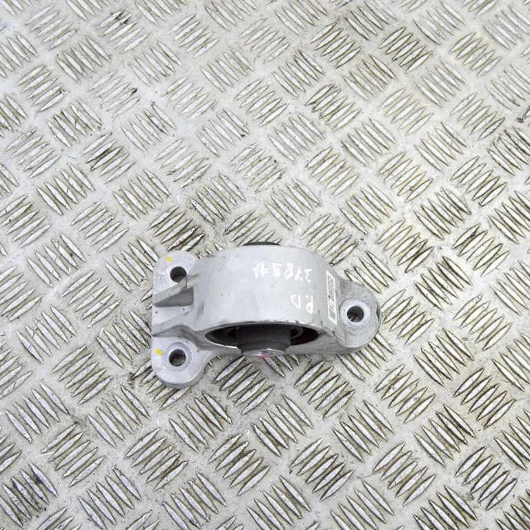 Dzinēja spilvens 218A0GI000
