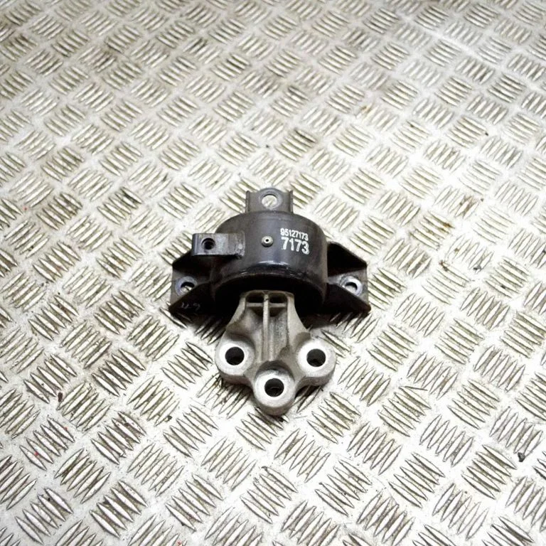 Dzinēja spilvens 573AY9000