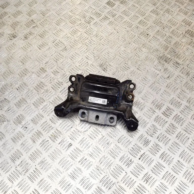 Dzinēja spilvens – Audi A3 S3 8V (2013-2019)