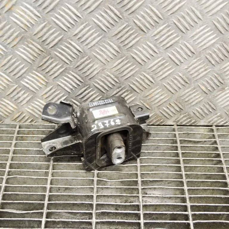 Dzinēja spilvens 21830G2000