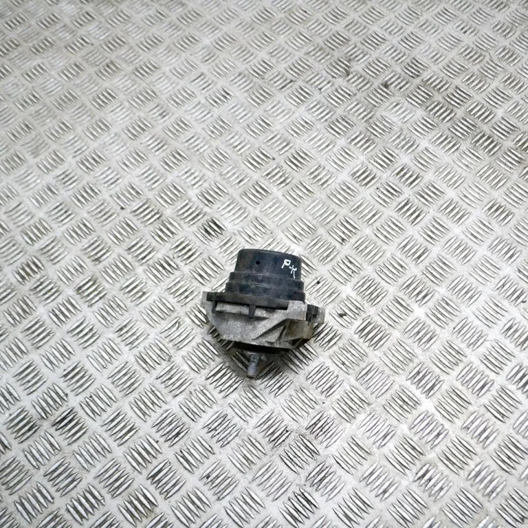 Dzinēja spilvens 6785713