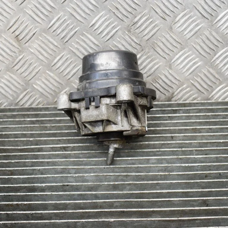 Dzinēja spilvens – BMW 4. sērija F36 Gran coupe (2014-2017)