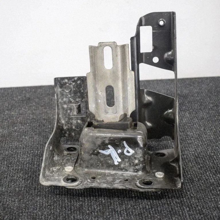 Engine mount bracket – Peugeot 2008 I (2013-2019)