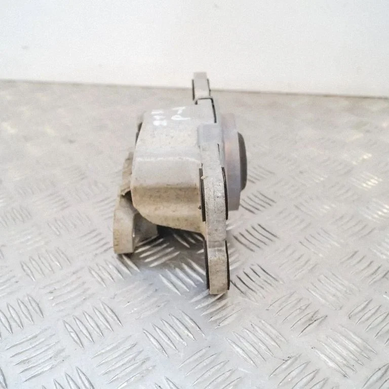 Dzinēja spilvens 8G9N7M121AA
