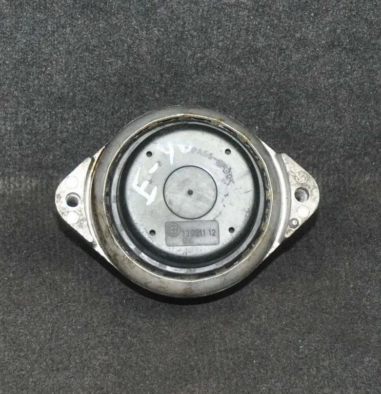 Dzinēja spilvens – BMW 3. sērija E90 E91 (2005-2012)