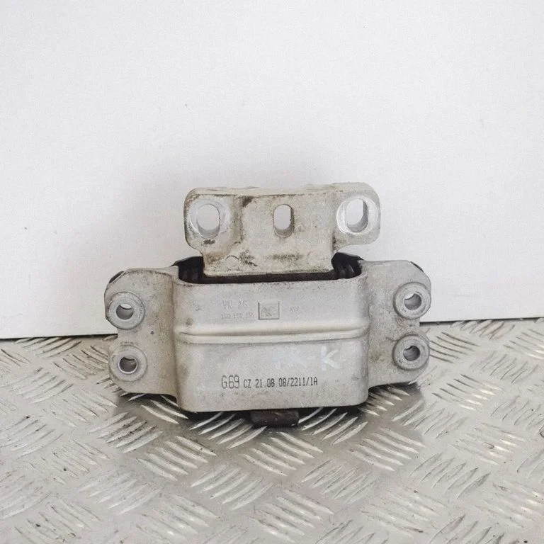 Dzinēja spilvens – Volkswagen Golf Plus (2005-2013)