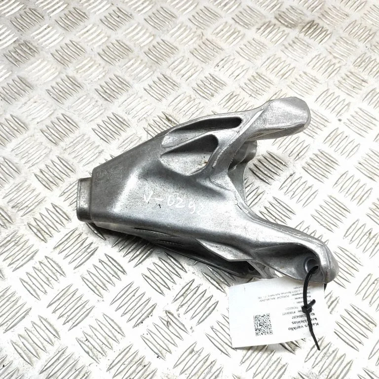 Engine mounting bracket – Porsche Macan (95B) (2019-)