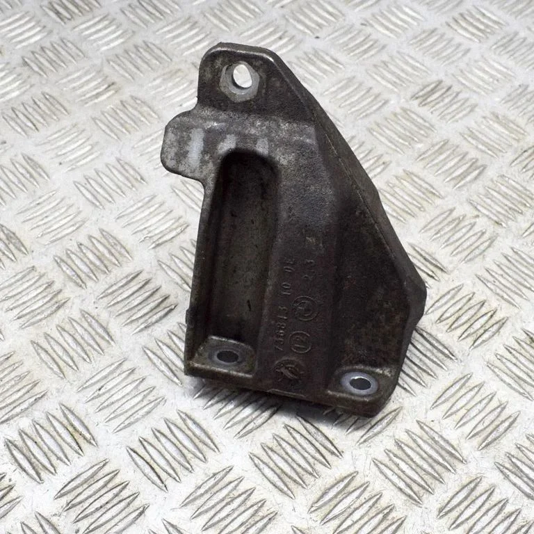 Engine mounting bracket – BMW 1 Series F20 F21 (2011-2019)
