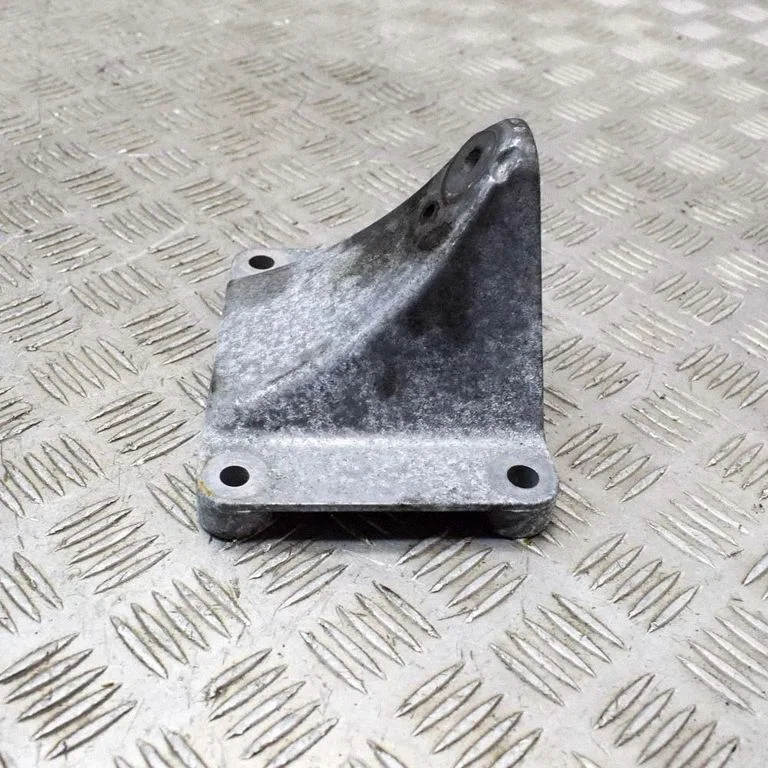 Engine mounting bracket – Jaguar XF X250 (2007-2015)